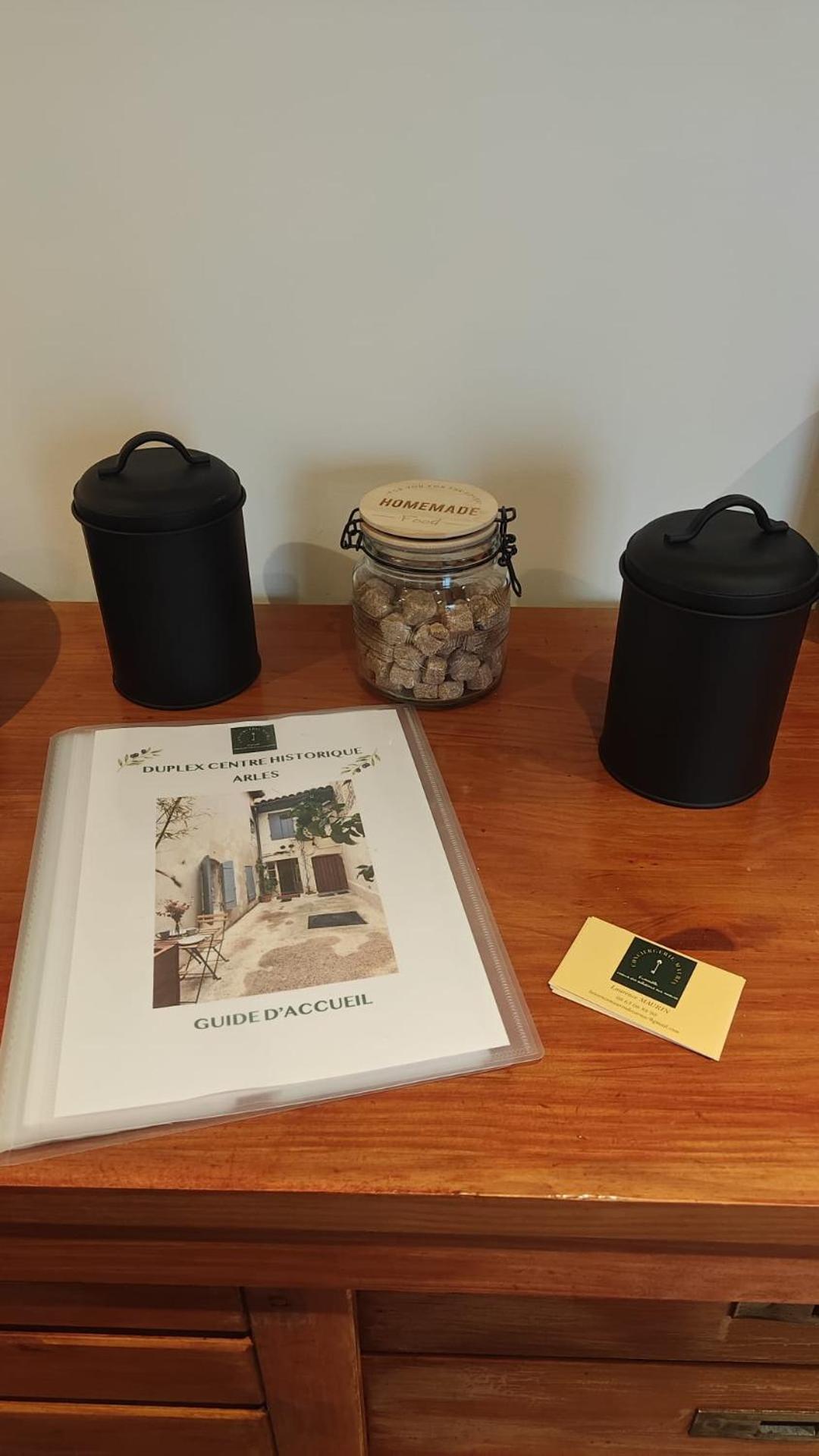 Duplex Centre Historique Arles Apartment Ngoại thất bức ảnh